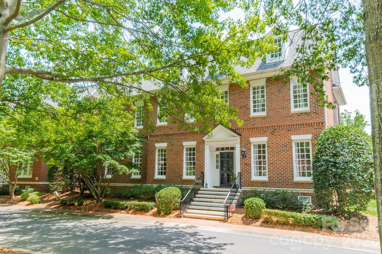 5110 Oxford Crescent Ct., Charlotte, NC 28226