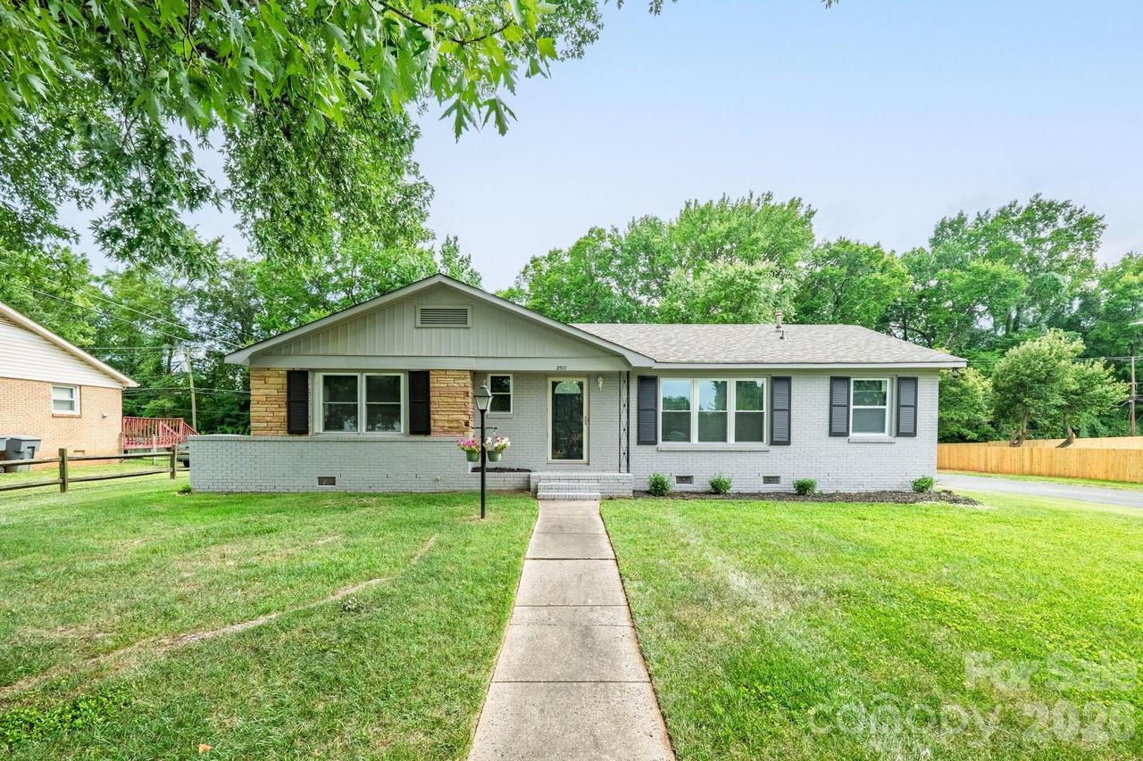 2917 Dalecrest Dr., Charlotte, NC 28269