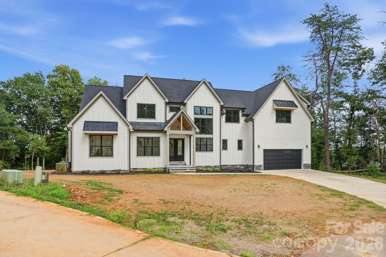 301 Spanish Oak Ln., Gastonia, NC 28056