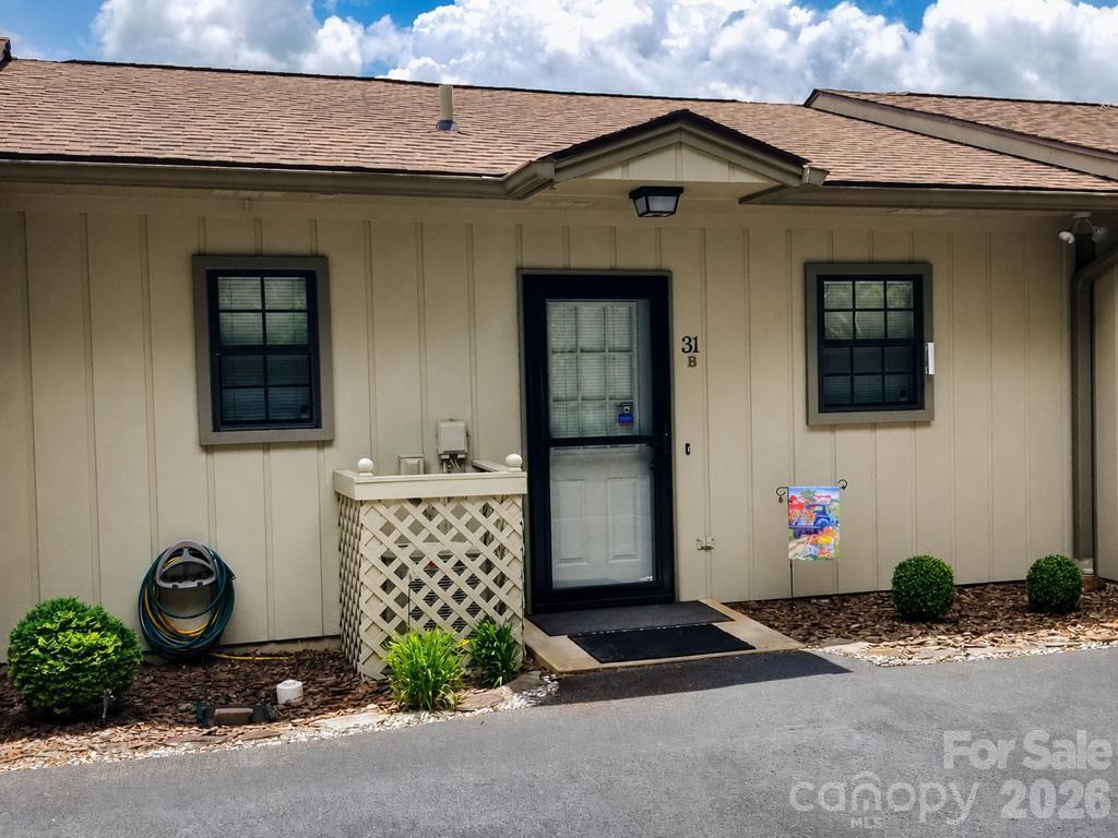 31 Mint Lake Ct. #Unit B, Franklin, NC 28734