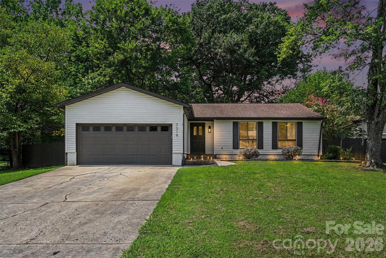 7319 Shadowlake Dr., Charlotte, NC 28226