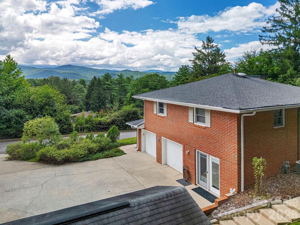 337 Delphia Dr., Brevard, NC 28712