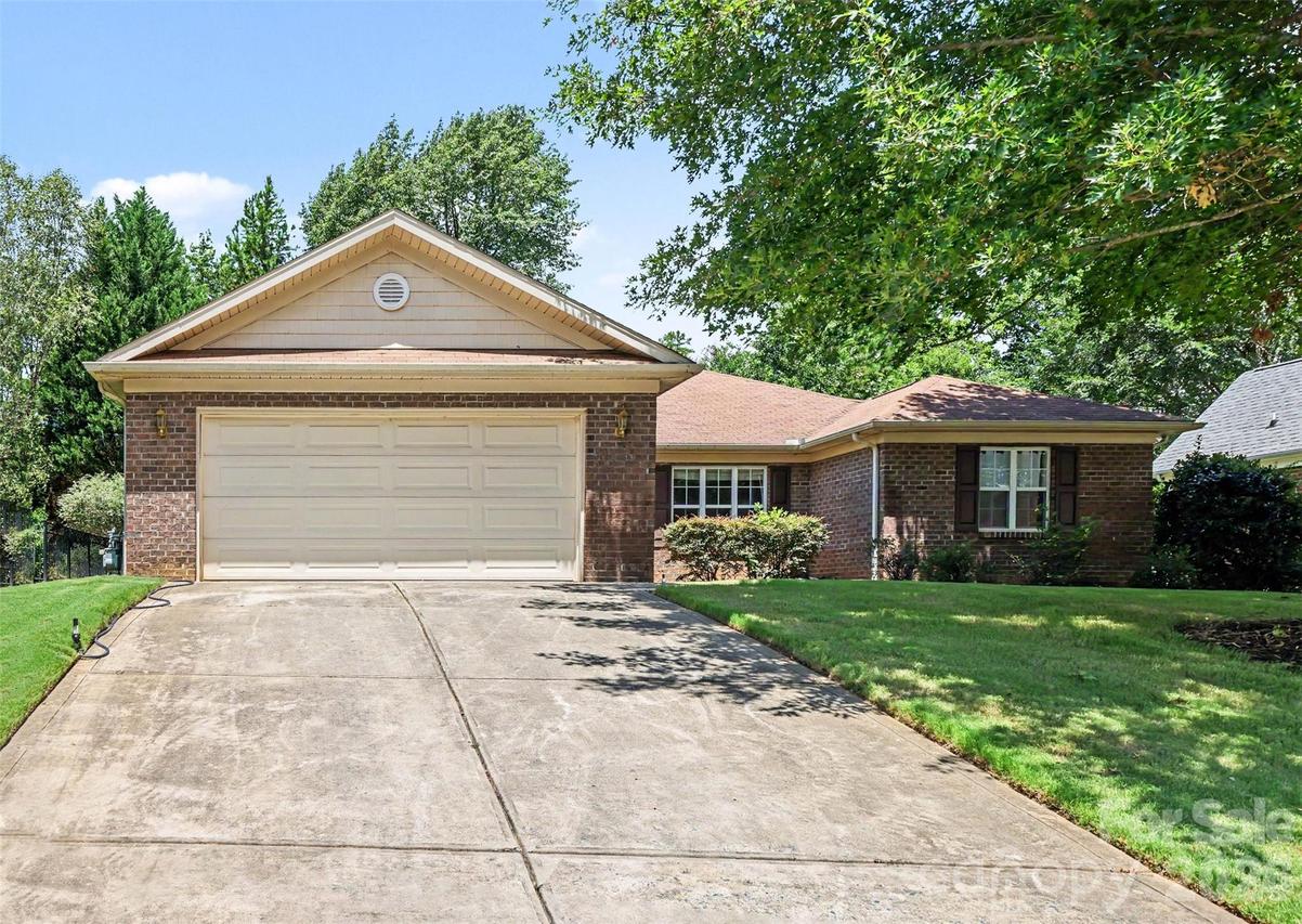 207 Edenshire Ct., Indian Trail, NC 28079