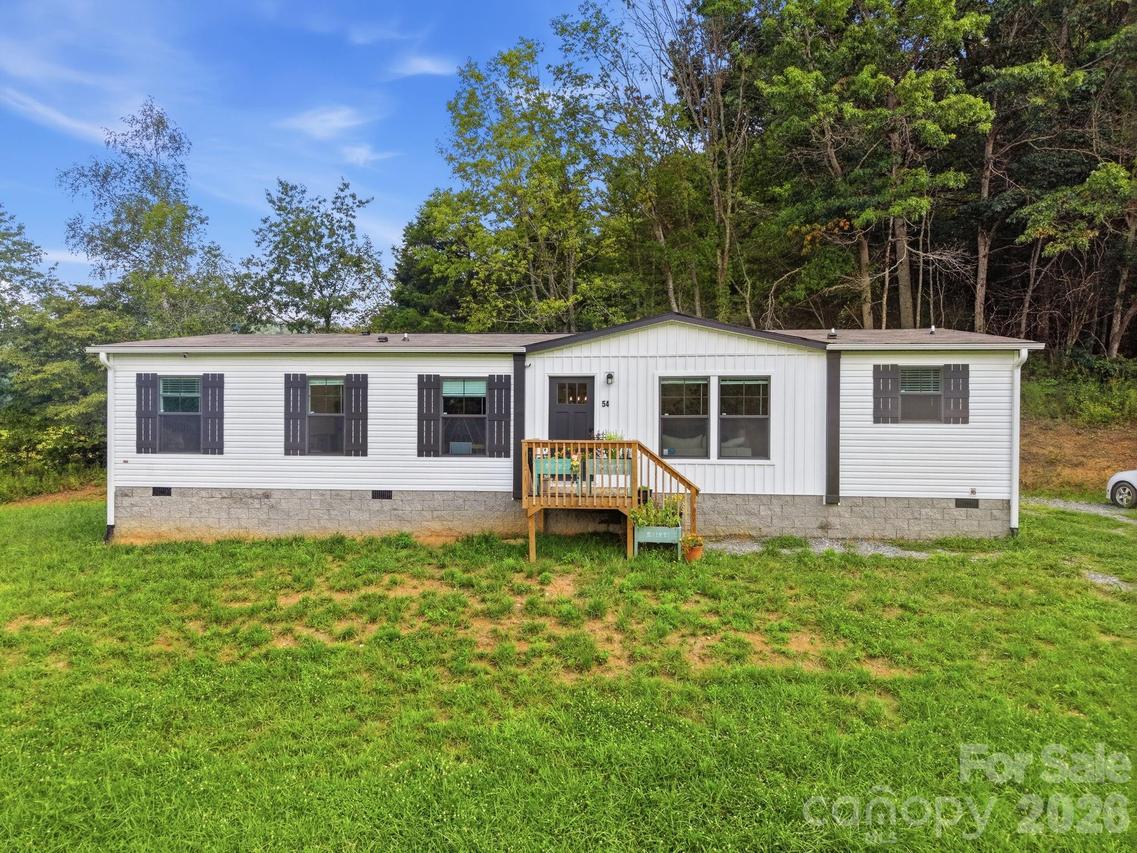 526 Cane River School Rd., Burnsville, NC 28714