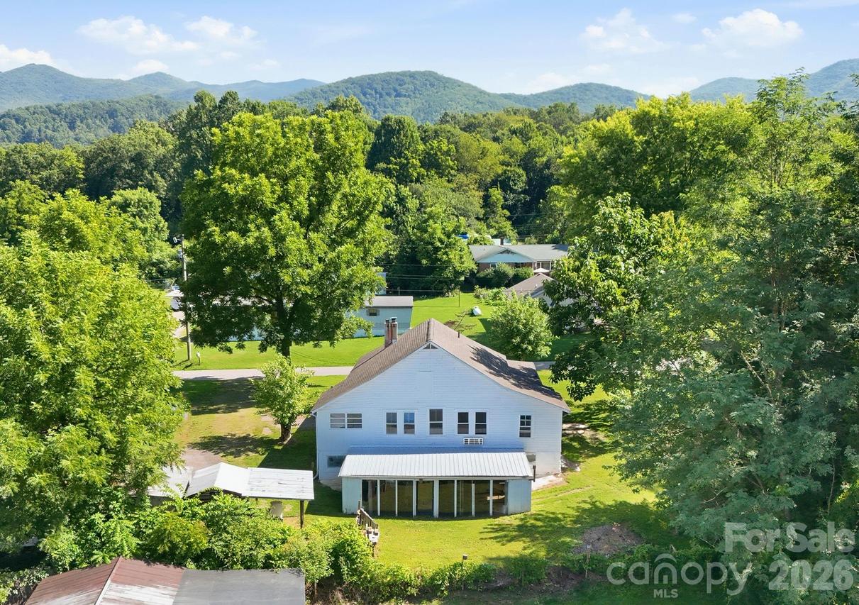 114 Old State Ten Rd., Black Mountain, NC 28711