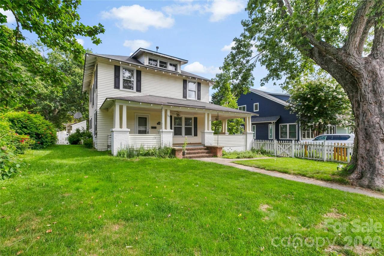 729 5th Ave., Hendersonville, NC 28739