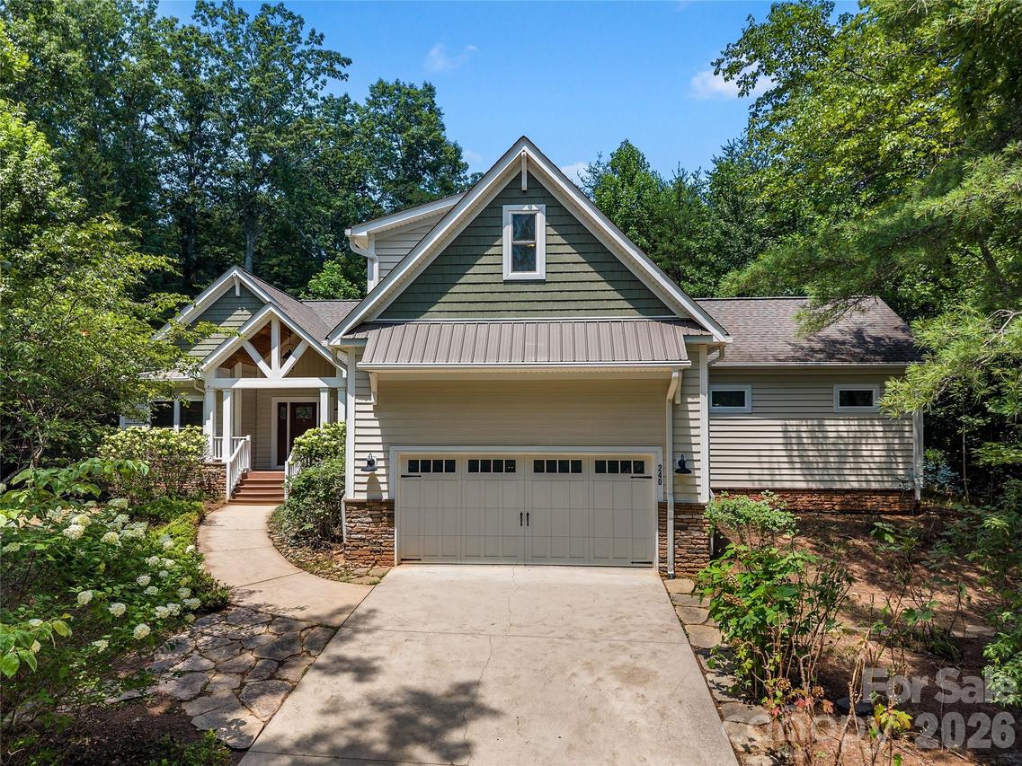 240 Persimmon Hill Dr., Columbus, NC 28722
