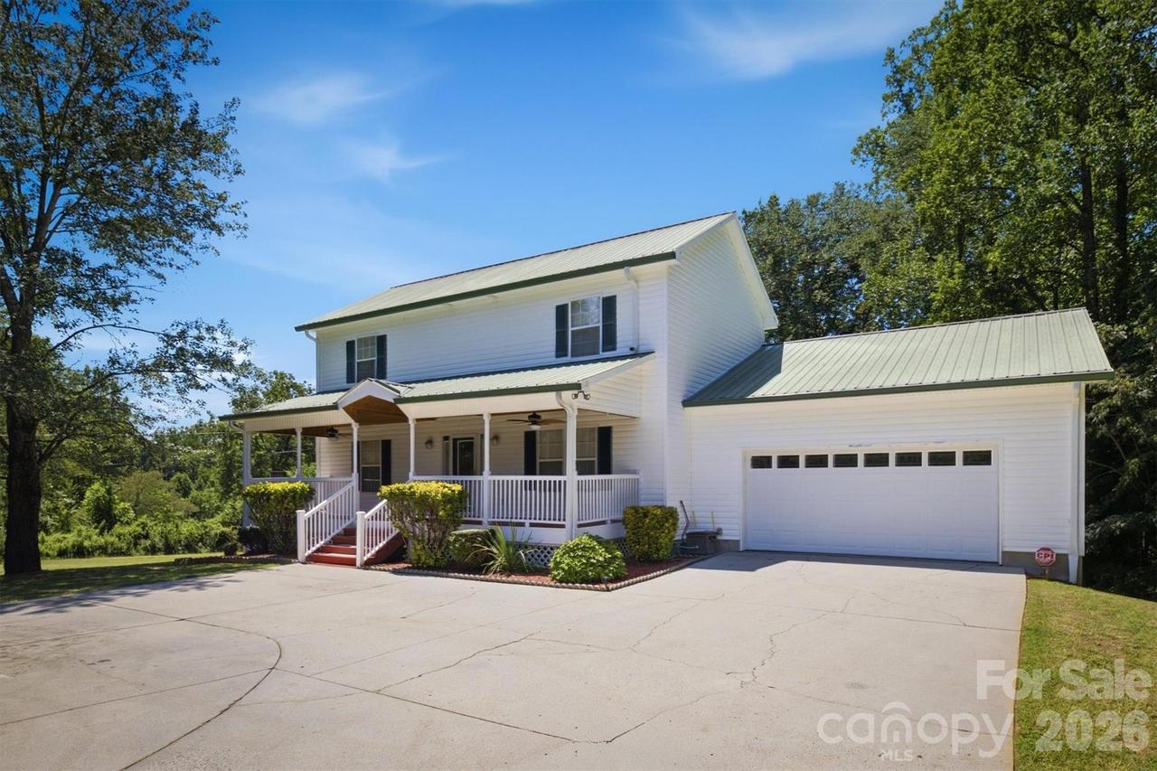 805 Bannon Pl., Lenoir, NC 28645