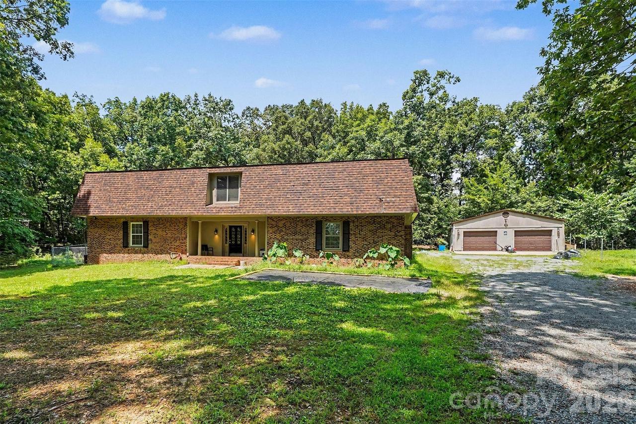 502 Cedarwood Dr., Monroe, NC 28112