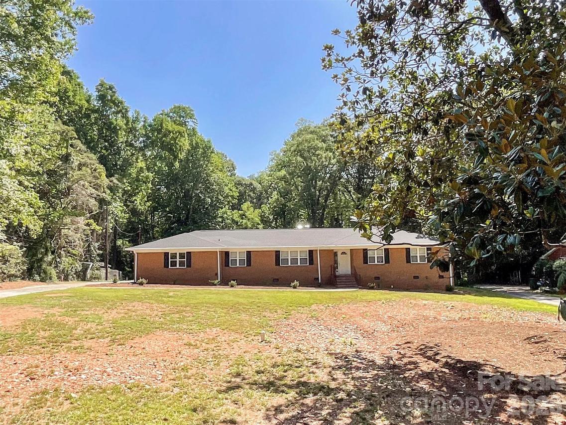 6728 Lakeside Dr., Charlotte, NC 28215