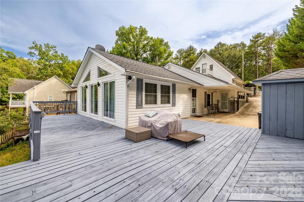 138 Strand Rd., New London, NC 28127