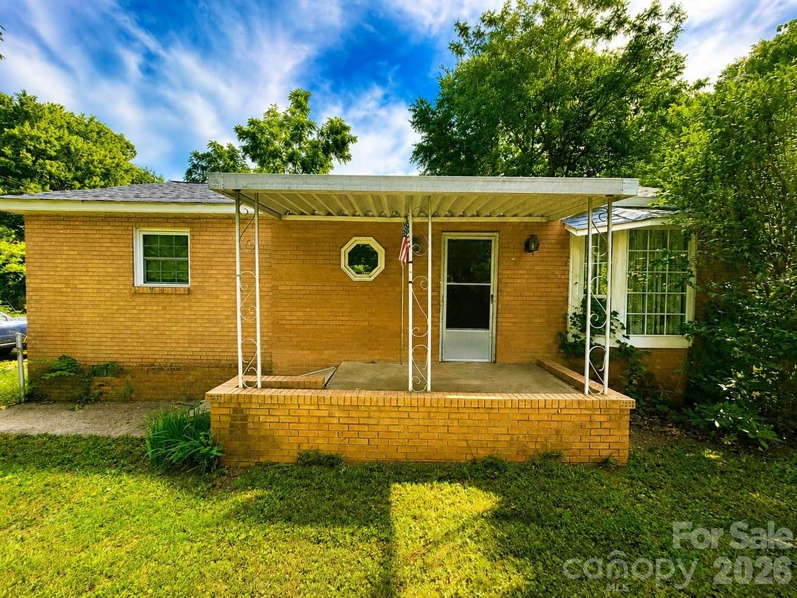 128 E Hilltop Dr., Gastonia, NC 28054