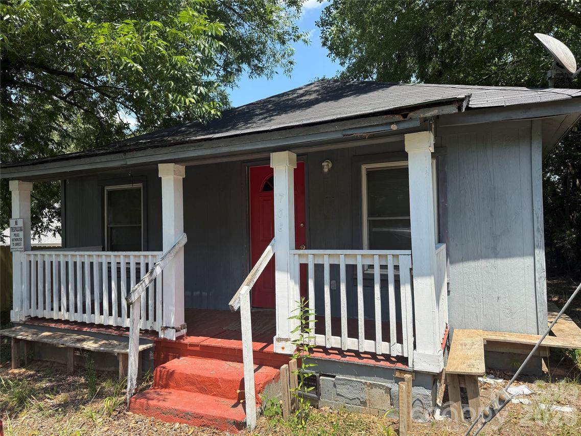 706 N Logan St., Gastonia, NC 28052