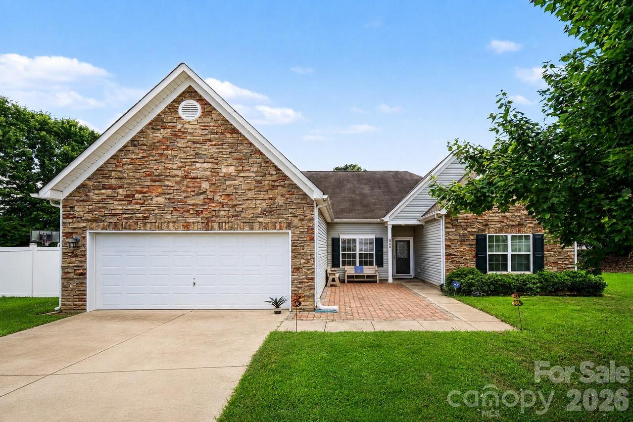 6900 Daisy Bee Ct., Charlotte, NC 28126