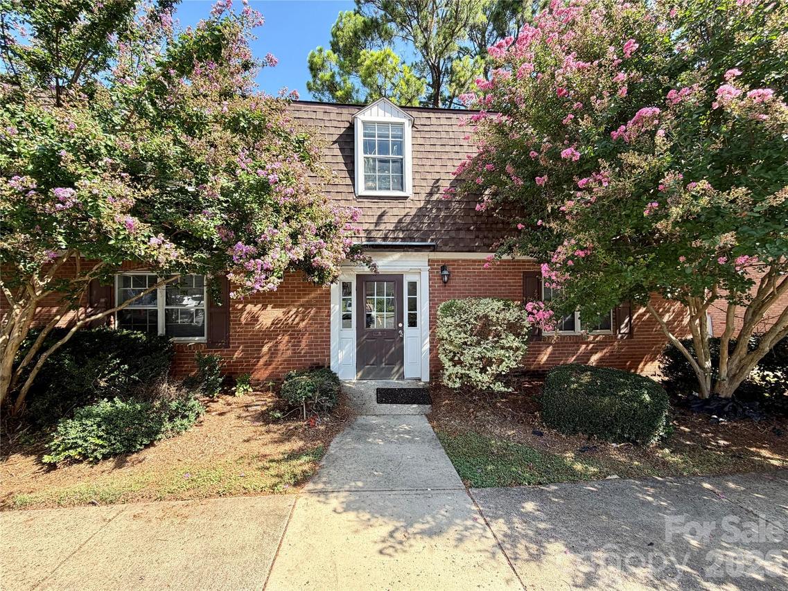 5805 Hunting Ridge Ln. #J, Charlotte, NC 28212