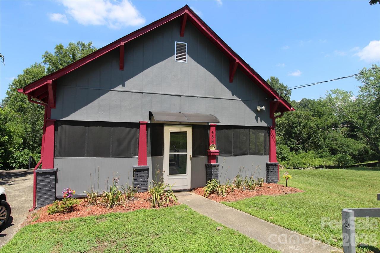 438 Folk St., Lenoir, NC 28645