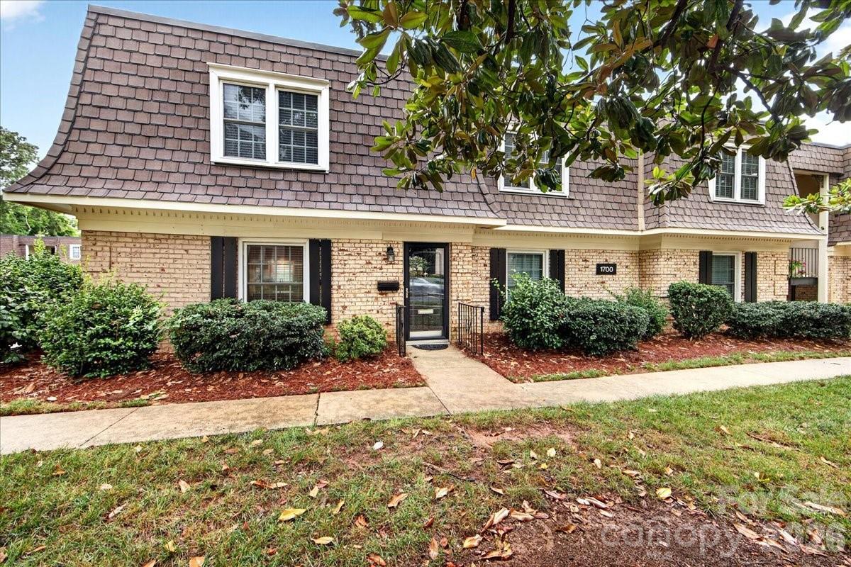 1700 Roxborough Rd. #A, Charlotte, NC 28211
