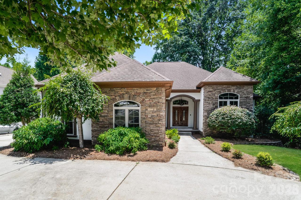 2360 Smith Harbour Dr., Denver, NC 28037