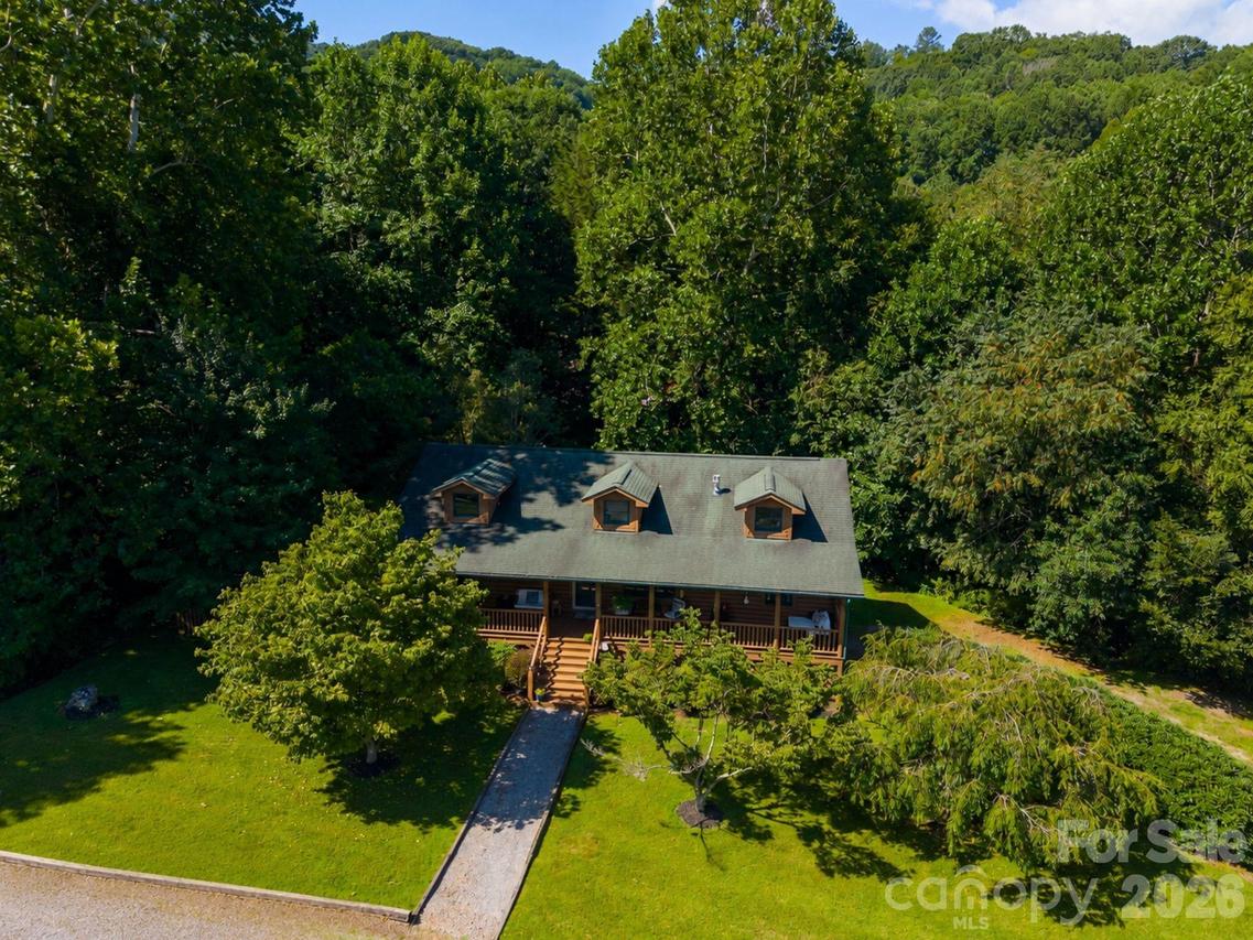 91 Tibi Ln., Waynesville, NC 28785