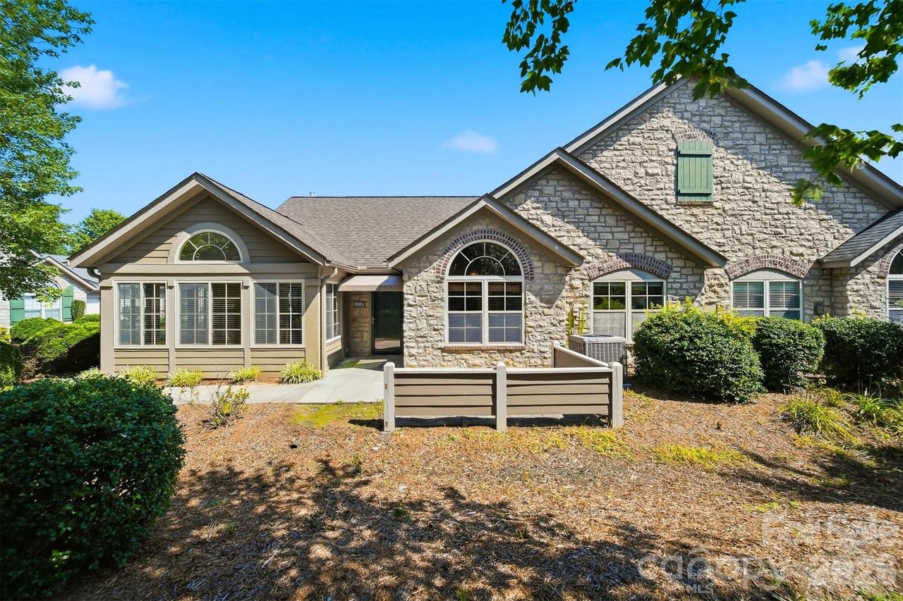 808 Wynnshire Dr. #B, Hickory, NC 28601