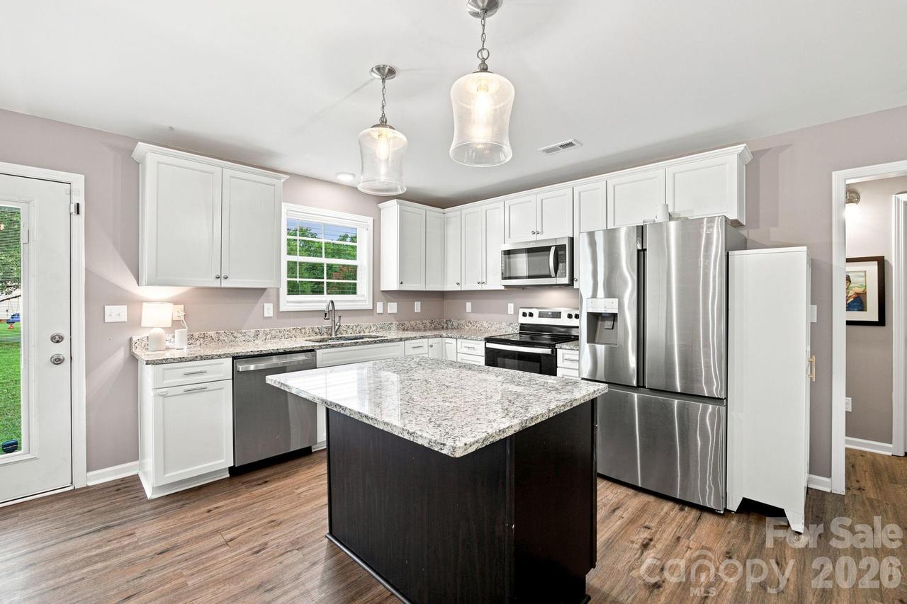 1879 Jetton Dr., Vale, NC 28168