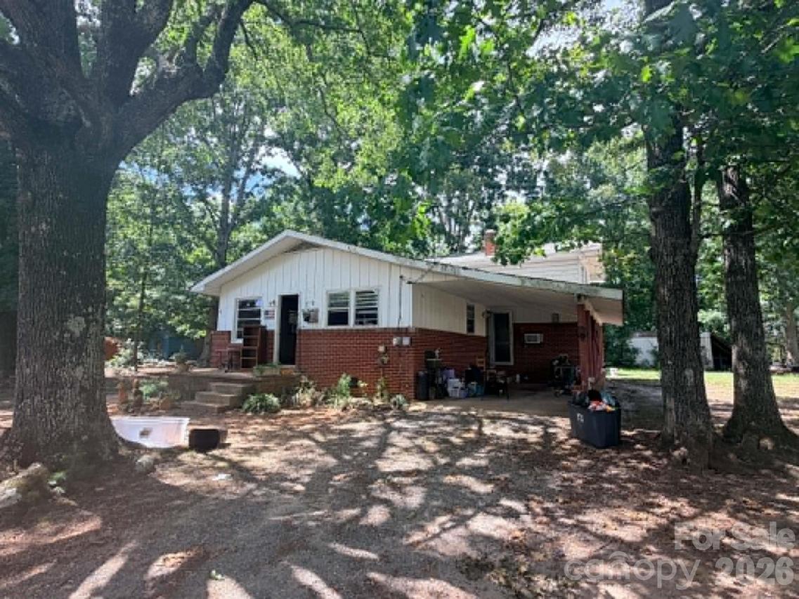 1663 Harris Henrietta Rd., Forest City, NC 28043