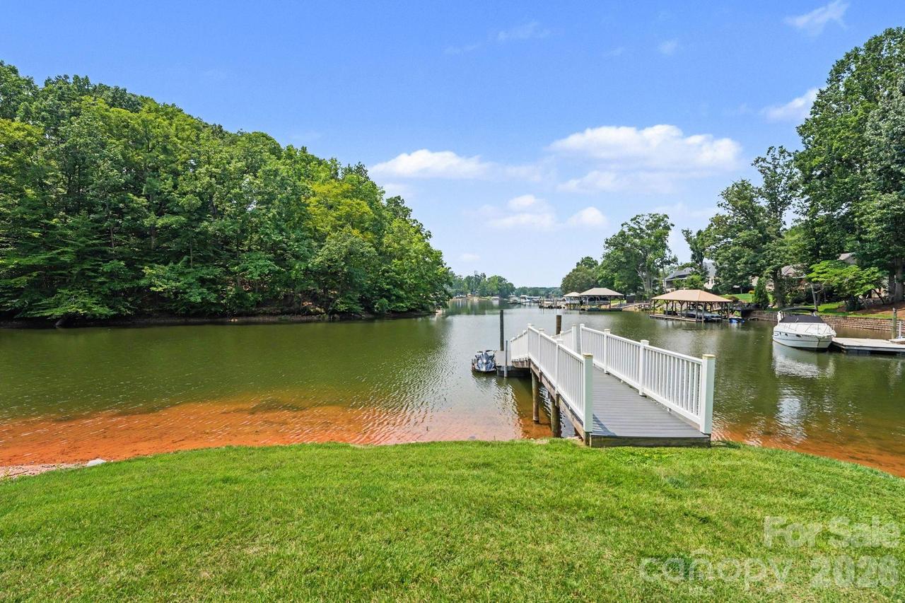 128 La Agua Ln., Troutman, NC 28166