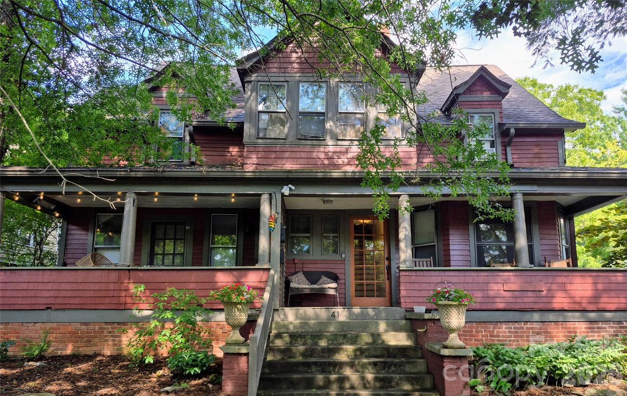 41 Panola St., Asheville, NC 28801
