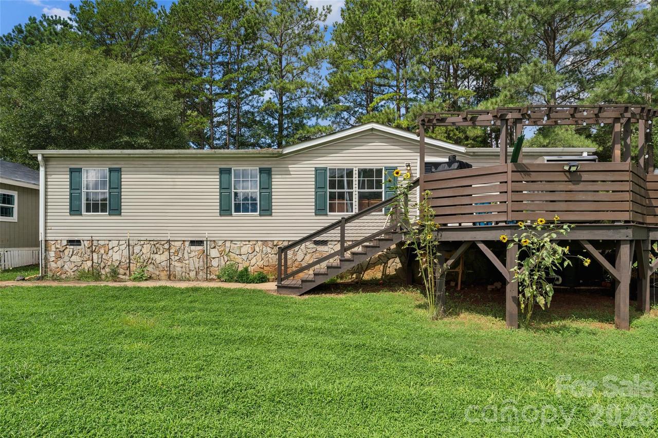 912 Grace Dr., Stanley, NC 28164