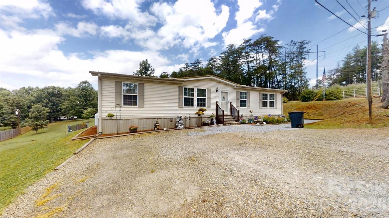 75 Pine Mount Rd., Weaverville, NC 28787
