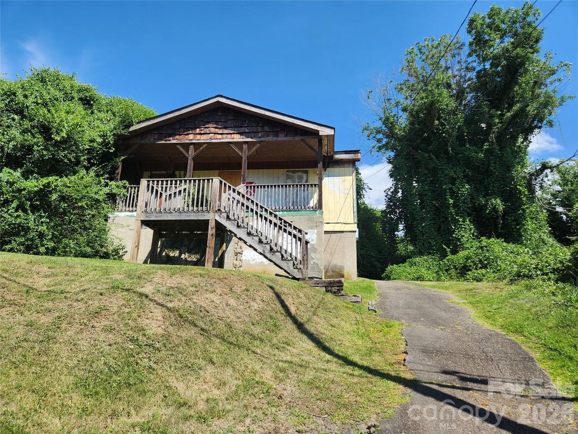 53 Max St., Asheville, NC 28801