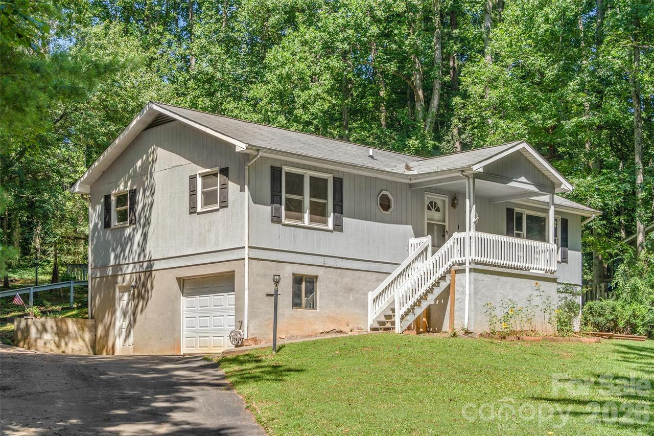 33 Baker Dr., Asheville, NC 28806