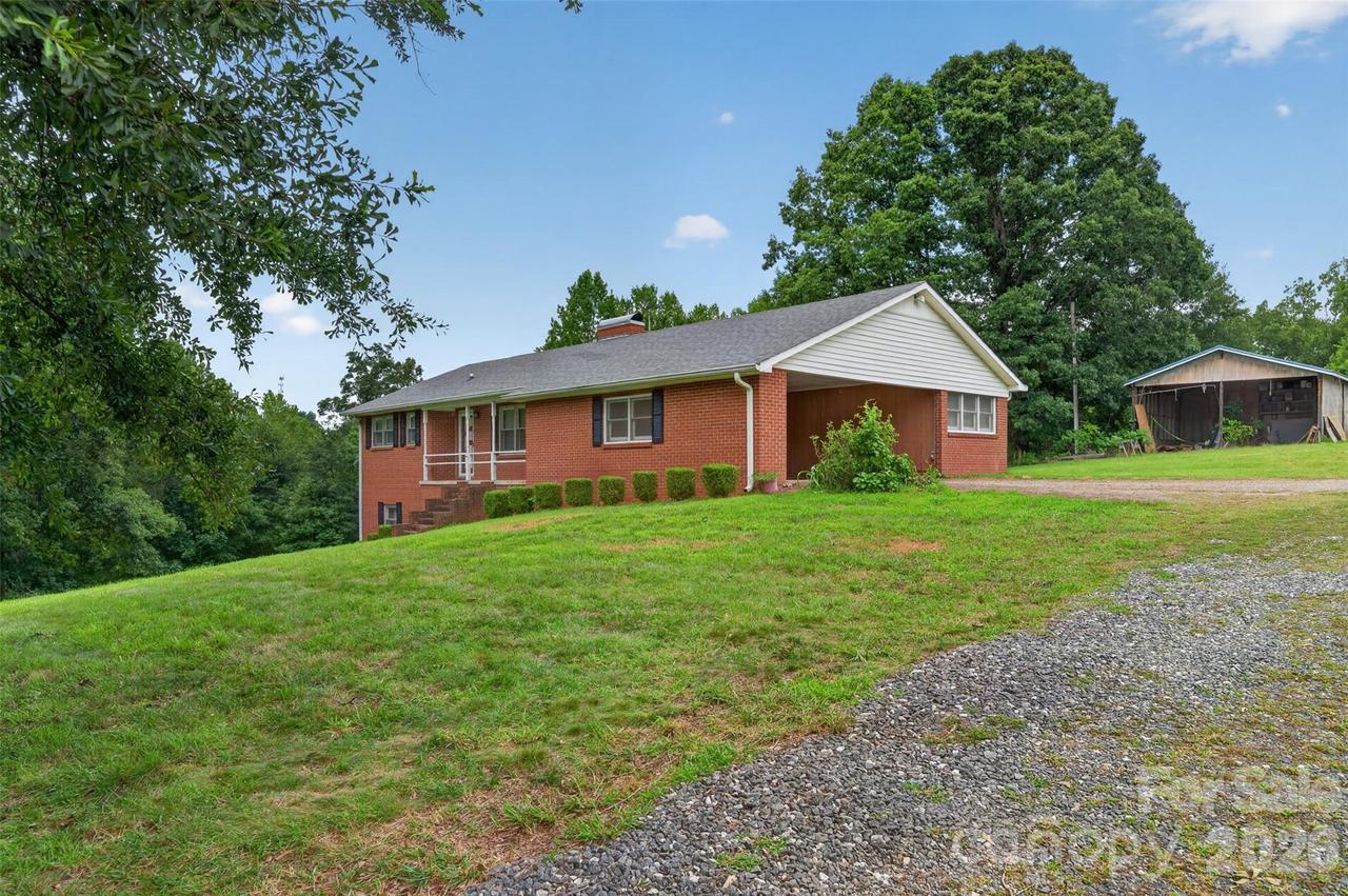 147 B And S Ln., Hickory, NC 28601