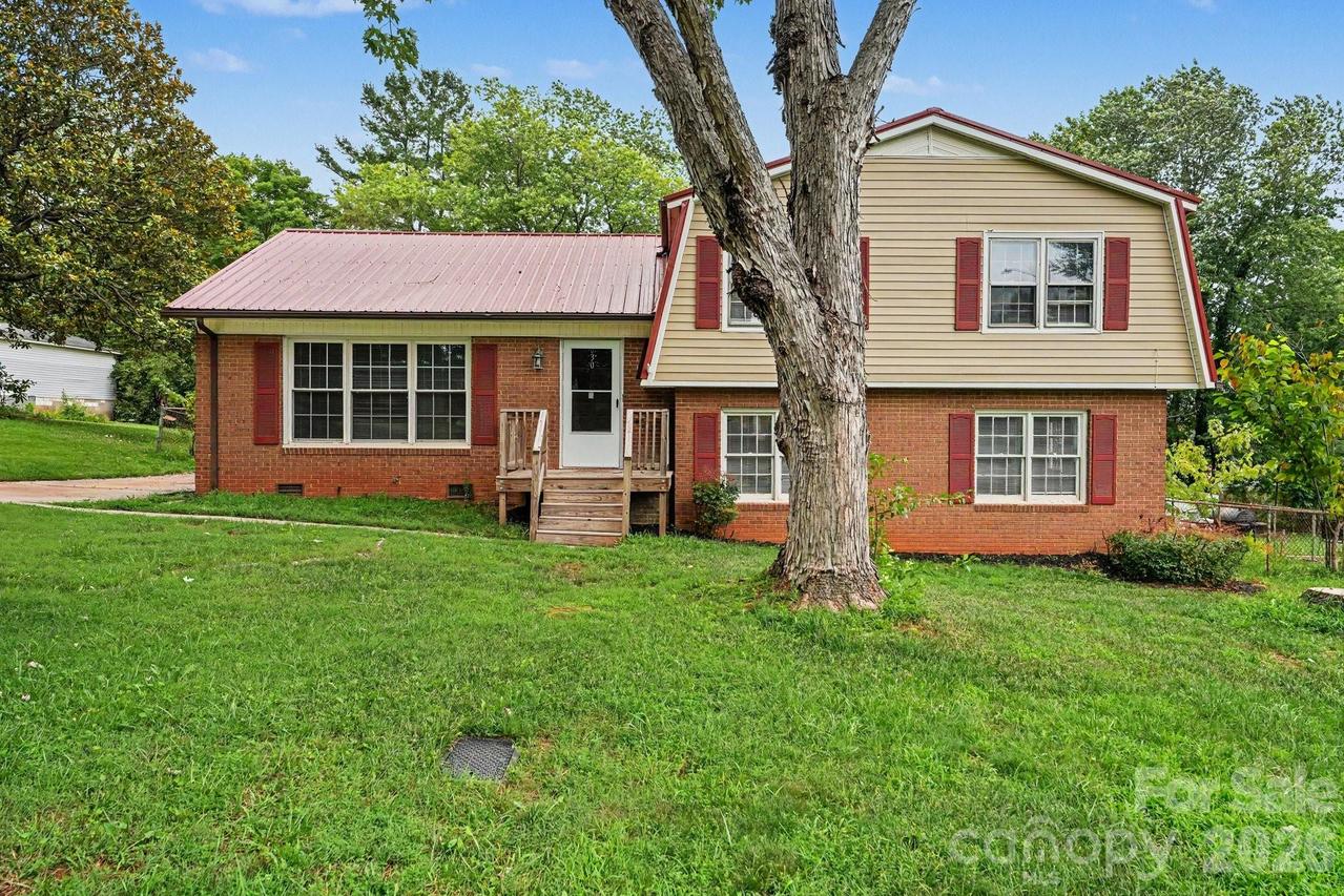 630 Colonial Dr., Statesville, NC 28625