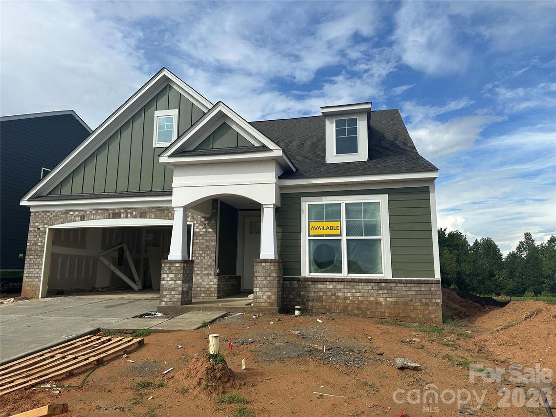 8422 Acadia Pkwy., Sherrills Ford, NC 28673