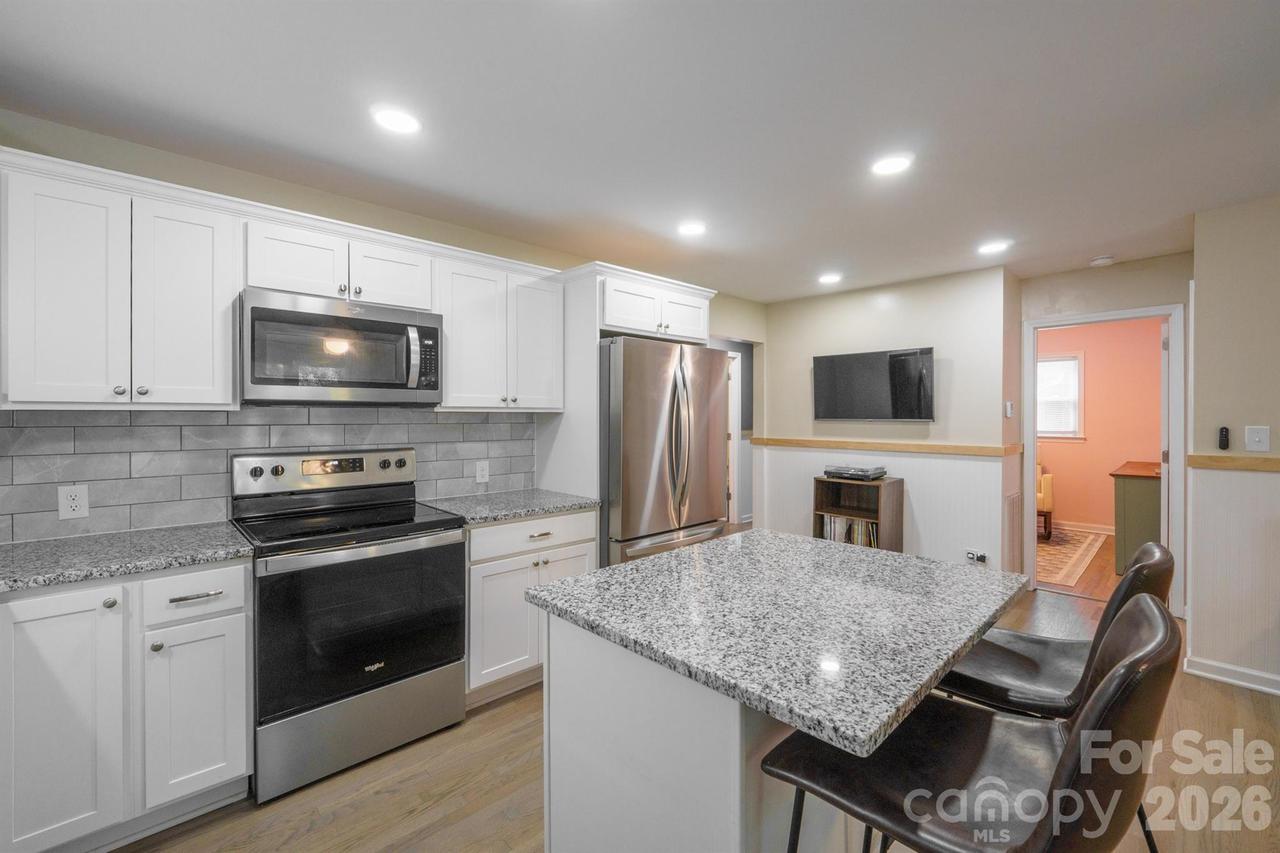 200 Point Cir., Belmont, NC 28012