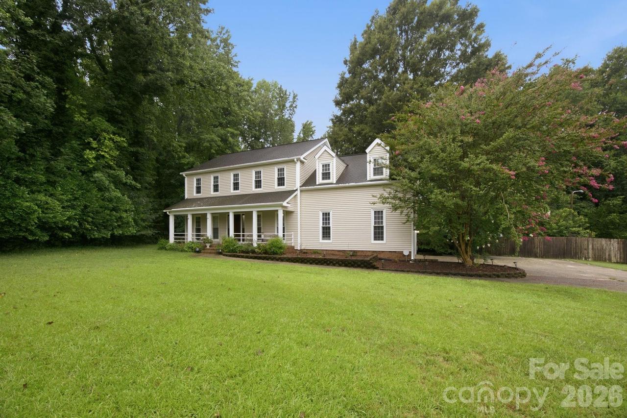115 Valley Glen Dr., Waxhaw, NC 28173