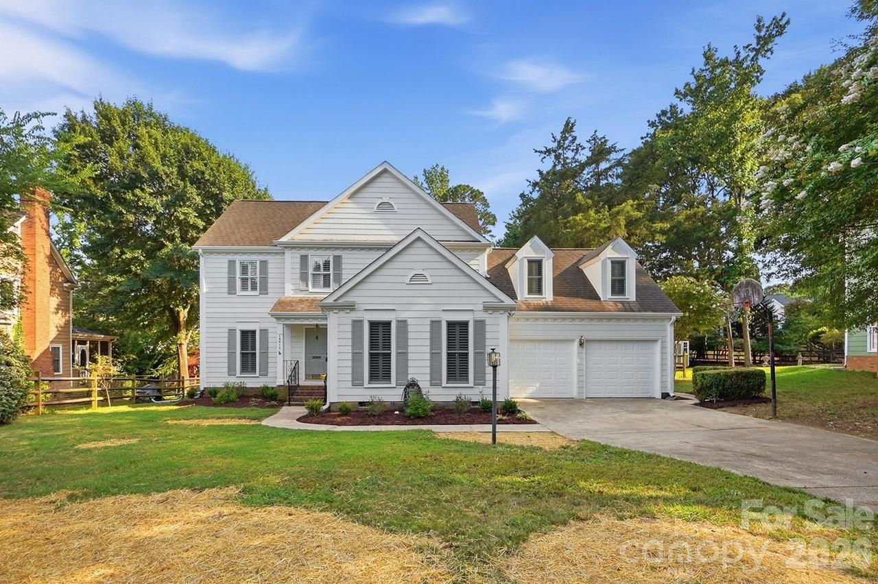 10012 Brass Eagle Ln., Charlotte, NC 28210