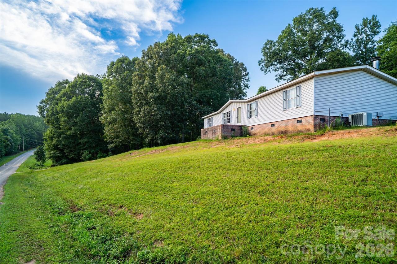 479 Mcdade Rd., Tryon, NC 28782