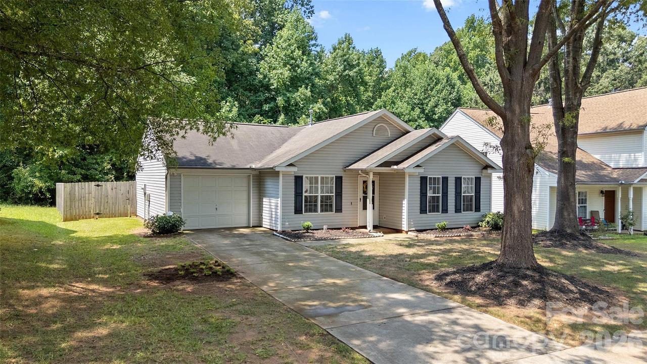 8019 Shiny Meadow Ln., Charlotte, NC 28215
