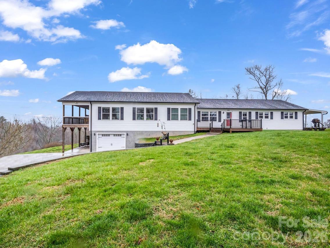 1086 Carters Ridge Rd., Spruce Pine, NC 28777