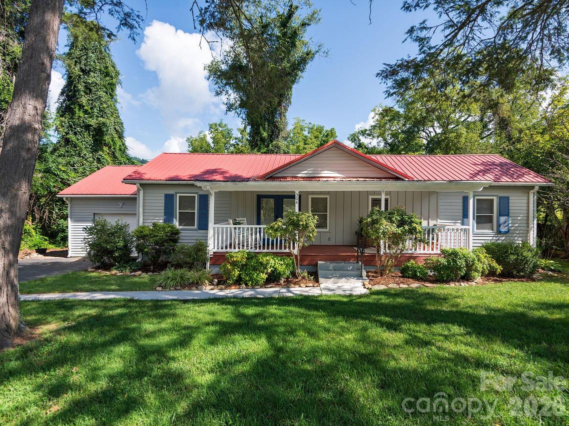 304 Old Haw Creek Rd., Asheville, NC 28805