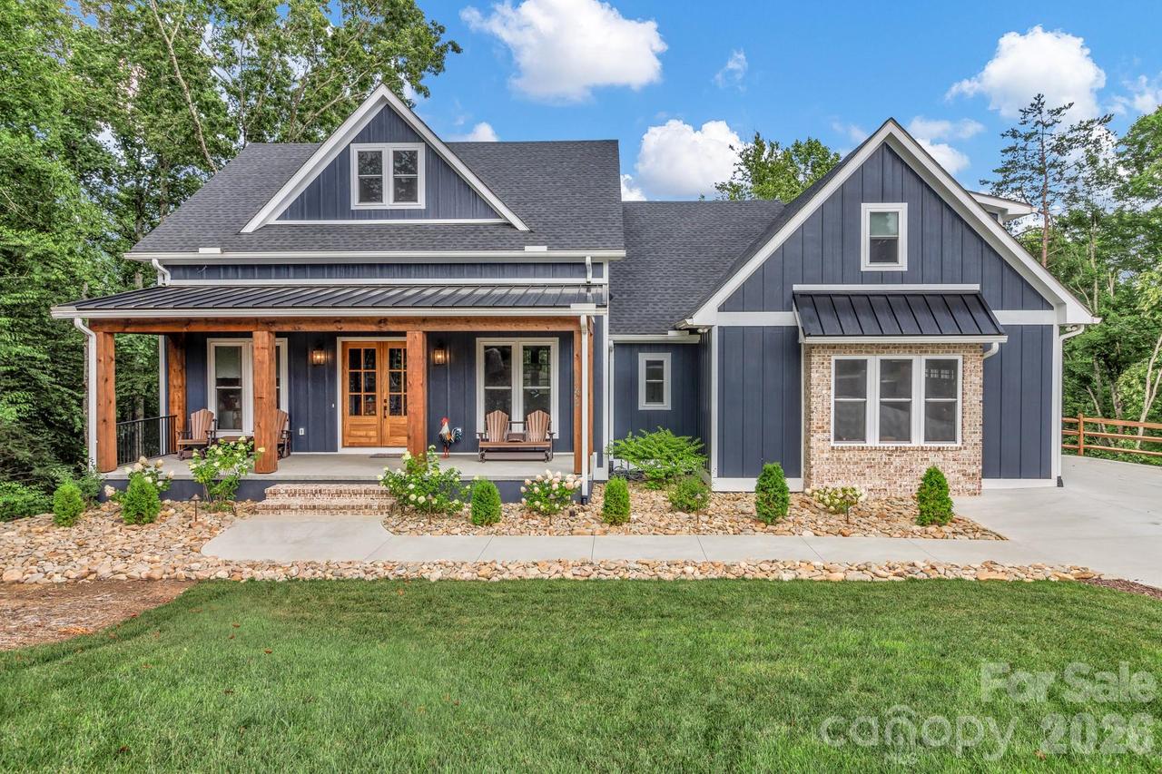 143 Sunny Morning Ct., Hendersonville, NC 28792