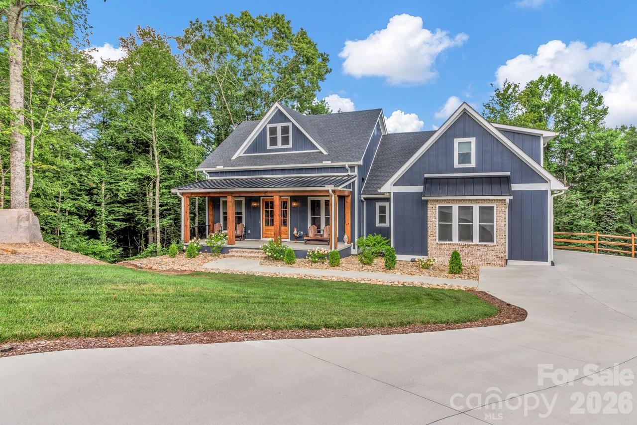 143 Sunny Morning Ct., Hendersonville, NC 28792