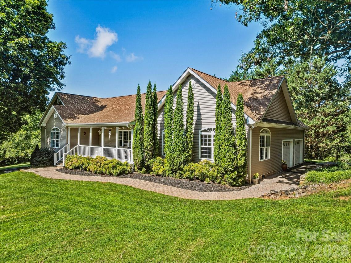 1082 S Main St., Mars Hill, NC 28754