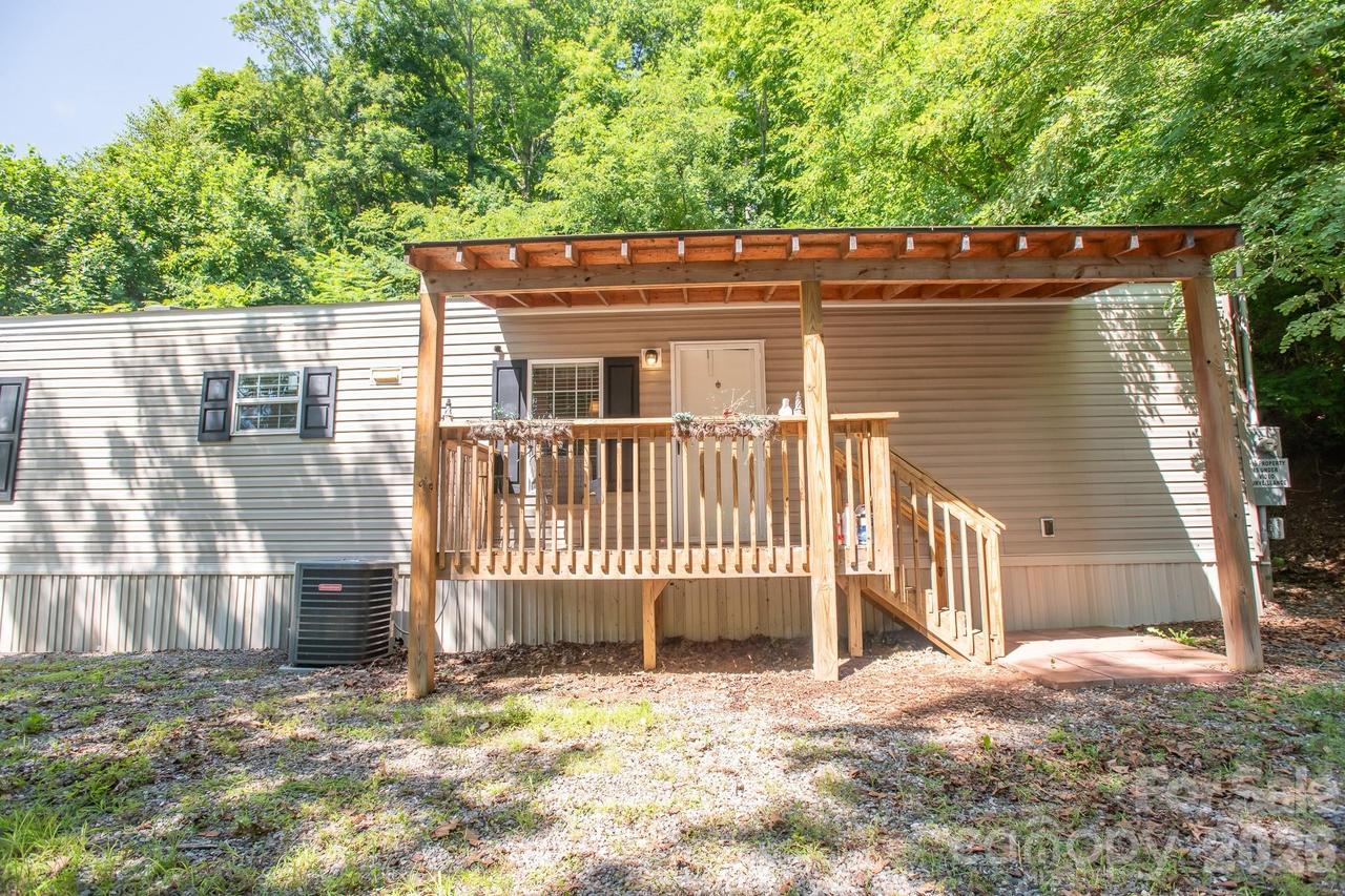 1066 Pisgah Dr., Canton, NC 28716