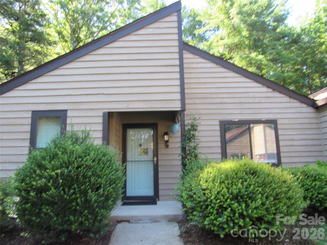 6 Woodlands Dr., Black Mountain, NC 28711