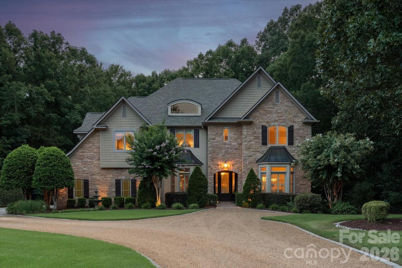 1122 Dobson Dr., Waxhaw, NC 28173