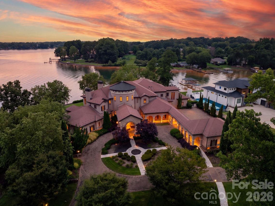 139 Hollen Ln., Mooresville, NC 28117