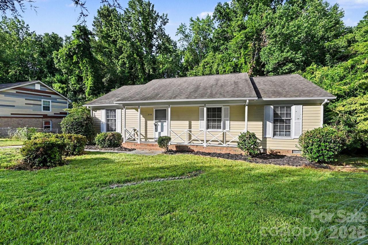 2726 Meadowcliff Dr., Charlotte, NC 28215